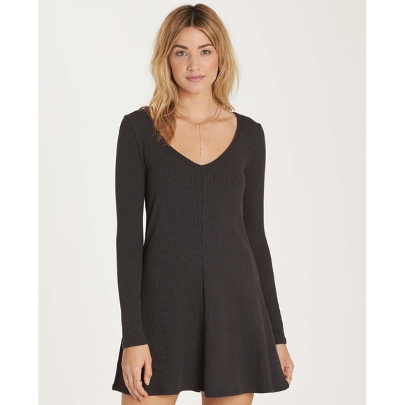๐ฅ๐ฅBILLABONG - LONG SLEEVE SKATER DRESS๐ฅ๐ฅ - Picture 2 of 6